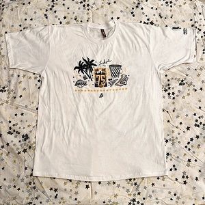 💜💛Brand new never worn LAKERS T-shirt XL
